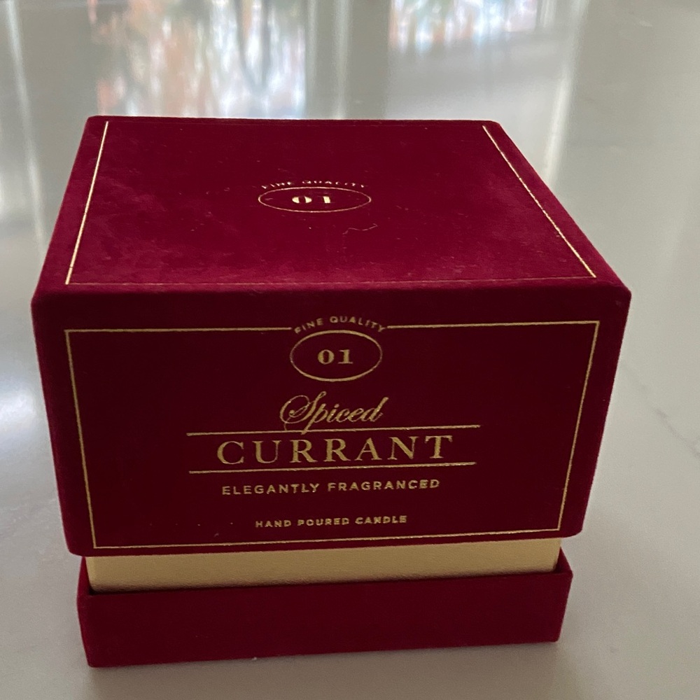 Spiced Currant Hand Poured Candle - Red and Gold